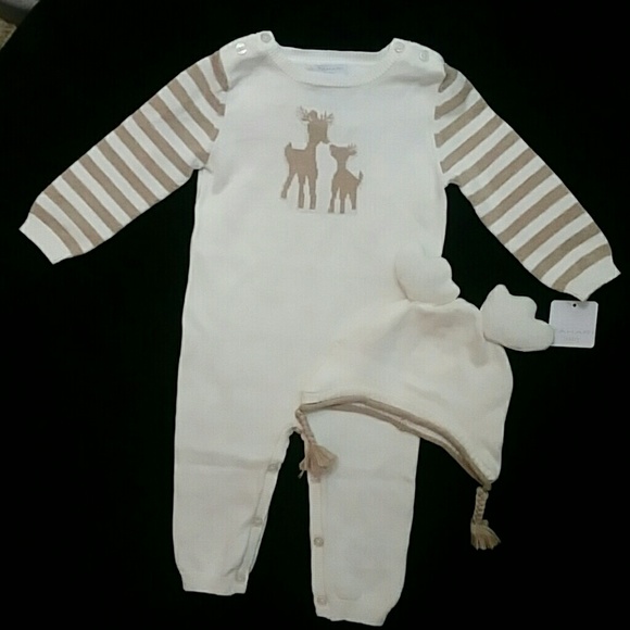 Tahari Other - Christmas outfit and hat for 6-9 month baby
